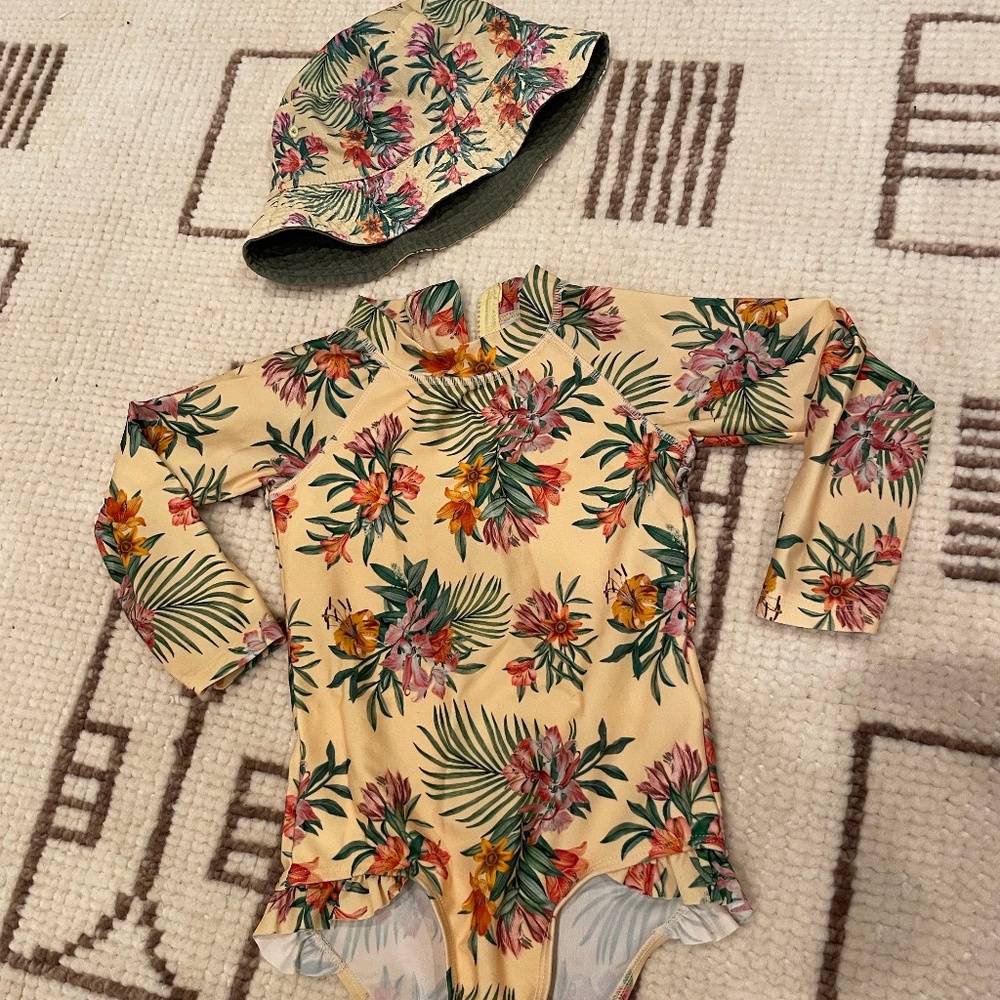 3T Swim rash guard with matching bucket hat